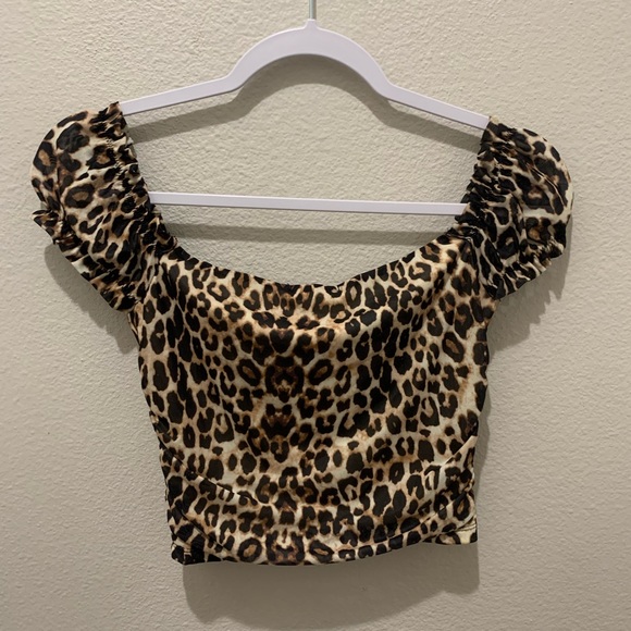 Fashion Nova Leopard Print Crop top - Picture 3 of 7